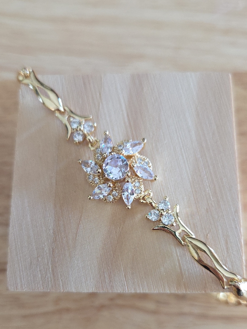 Elegant Gold-Tone Floral Crystal Bracelet - Clear/Gold